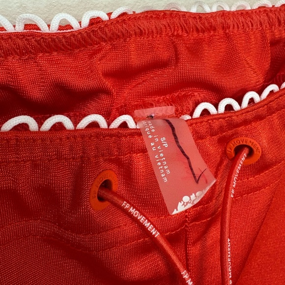 NWOT Free People FP Movement Roll With It Pants Size Small - Picture 16 of 16